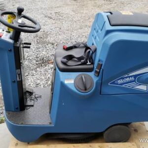 Auto Ride-On Floor Scrubber, 22" Cleaning Path NOT WORKING
