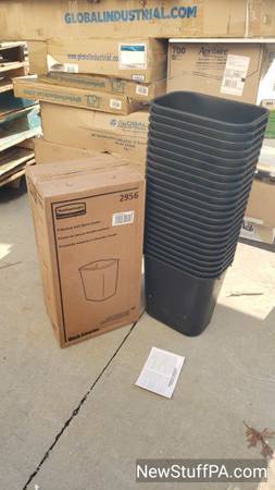 7 Gallon Rubbermaid Plastic Wastebasket 12x