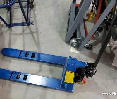 Foldable Mini Manual Pallet Jack, 2200 lb. Cap 4"W x 31-1/2"L Forks