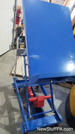 Mobile Lift & Tilt Scissor Lift Table 600 Lb. Cap. 36 x 24 Platform