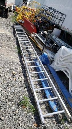 Werner 24′ Type 1AA Aluminum Round Rung Straight Ladder 524-1