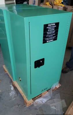 Vertical Gas Cabinet, D & E Cylinder, 12 Cylinder