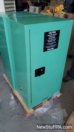 Vertical Gas Cabinet, D & E Cylinder, 12 Cylinder