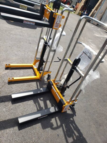 Manual Lift Stacker 880 Lb. Cap. 47″ or 59″ Lift