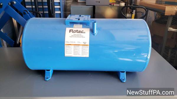 Flotec FP7210-00 Standard Water System Tank, 30 Gallons
